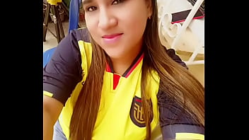 Negrita Tocándose Emilene