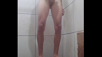 Pauzudo Gozando No Banho