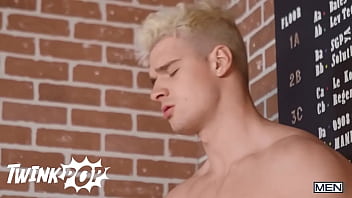 Twinkpop - Malik Delgaty Puts Lev Ivankov On The Floor To Penetrate Him In Missionary Before He Cums On His Face