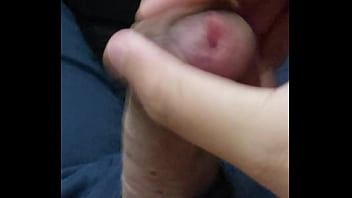 Batendo Punheta Em Público - masturbation, public, gay - Video 104800