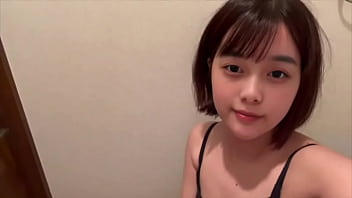 おか◯さんが家にいる時にト◯レで隠れてオナニーするルーティーン動画。