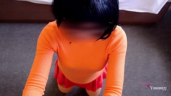 Velma Tira Sus Anteojos Por Accidente Y Tiene Un Descuido, Velma Chupando Una Gran Verga Y Penetrada En Cuatro