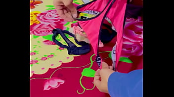 Paja Con Las Tangas De Mamá