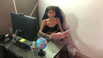 Piscologa Sexual No Se Aguanta Las Ganas De Ver Mi Verga Grande Y Me La Follo Por Su Coño Apretado - Porno En Español Historia Completa