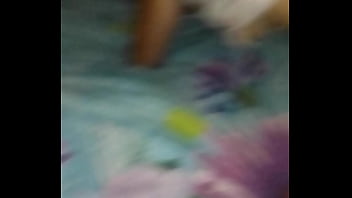 Sobrino Dándole A Erikka