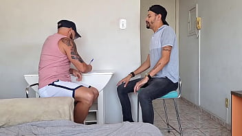 Ele Queria Apenas Fazer O Seu Trabalho Na Avaliação Física,porém Eu Acabei Comendo E Leitando Meu Professor - Completo No Xvideos Red E No Sheer - Sheer.com/thalesbotelho