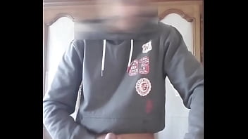 J_éjacule En Frottant Ma Bite Dans Ma Salive,