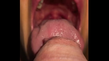 Colombiana Sabrinafoxy Inicia Semana Con Una Buena Mamada De Verga A Su Novio Y Traga Su Leche Caliente.