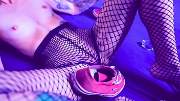 I Can Make You Cum With My Vans Sneakers - Lesbian-licking-latina-moaning-fetish-close-up-pantyhose-feet-shoes-barefoot-toes-soles