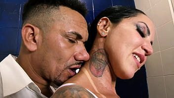 Nova Empregada Já Conquistou O Patrão, Talento Ou Sorte?