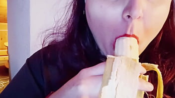 My Mouth Became Horny While I Ate A Banana So I Had No.choixe But Suck It