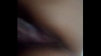 Se La Come Y Acaba Gimiendo