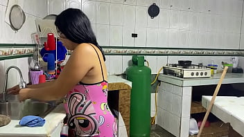 Melissasexhot - update #28 -mi primo se esta quedando en casa y le ofrezco agua pero esta muy caliente y le follo su coño - Nov 27, 2024