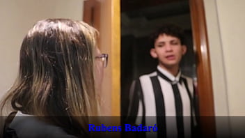 Transei Com Meu Enteado Depois De Flagrar Ele No Banho (video Completo No Red/sheer)