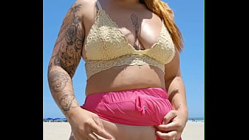 Arrumei Um Amante Que Trabalha Na Praia E Agora Eu Vou Na Praia Quase Pelada Só Pra Deixar Ele De Pau Duro