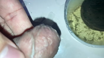 Bánh ng_m nước tiểu