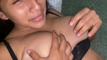 Le Ordeño Su Enorme Polla Hasta Tragarme Su Rica Leche