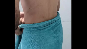 Vem Espiar O Peludo Tomando Banho