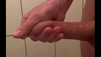 Ich Masturbiere Auf Der Arbeitstoilette