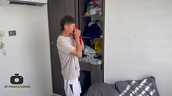 Mi Tímida Madrastra Me Sorprende Masturbándome Con Su Ropa Interior Y Me La Follo Duro Hasta Correrme_en_su_culo.