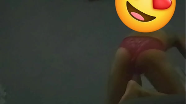 Alondra Mariin Asiendolo En El Hotel