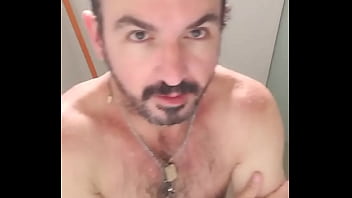 Um Banho No Quarto Do Hotel.