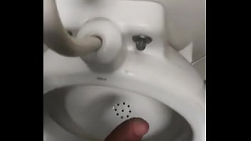 De Pau Duro No Mictório.