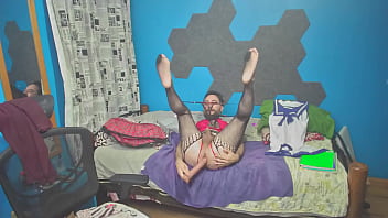 Putita Barbona En Lencería Exhibida Con Su Dildo