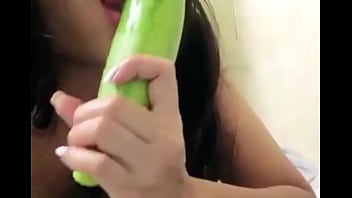 Sa Sobrang Kati Ng Pussy Ko Buting Na Lang Anjan Si Cumcumber Nakaraos Din