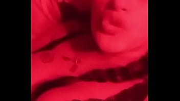 Stephanie Solorio Enseñando Sus Tatuajes