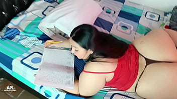 Ayudo A Mi Hermanastra Con Sus Tareas Y Ella Como Premio Me Saca Toda La Leche Con Su Culazo. Hl