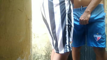 Meu Vizinho Caiu No Meu Papinho E Depois Do Futebol Deixou Eu Meter Um Pouquinho No Cuzinho Dele Antes Dele Entrar Em Casa