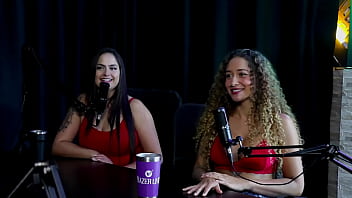 Nunca Se Divertiu Com Dois Homens, Nunca Tinha Pensado Em Criar Conteúdo Com Transsexual, Mas.., Tem Muita Sensibilidade Nos Pés E Gosta Do Soca Fofo - Bruninha A Surfistinha (watch On: Sheer/red)