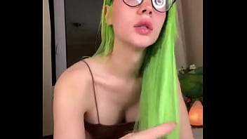 Tente Não Gozar Vendo Essa Travesti Sexy