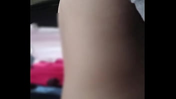 Chica De Hermosos Pechos Montando Y Poniéndose En Cuatro