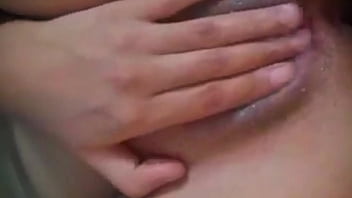 Girlfriend Took Out Juice From Her Pussy On Video Call