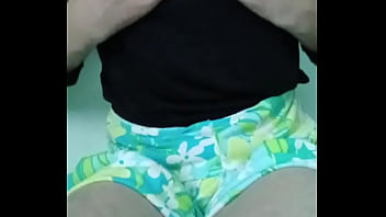 Novinha Branquinha Se Diverte De Minissaia