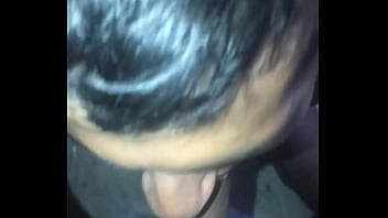 Vi O Novinho Na Rua Jogando Bola De Bermuda Sem Cueca E A Pica Balançando, Ele Reparou E Arrastei Logo Pra Casa E Dei Uma Mamada Gostosa