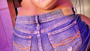 Tight Blue Jean Latina Wet Pussy With Big Dildo