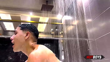 Botei Pra Mamar Meu Amigo