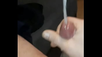 Kleinen Schwanz Wichsen Und Abspritzen