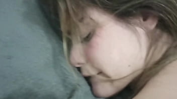 Se Me Hizo Fácil Sacar Mi Polla Ponerla En Su Boca Y Despertarla Mientras Estaba En Mis Piernas! Historia Completa