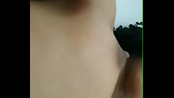 Trans Novinha Exibindo A Tetinha Em Desenvolvimento