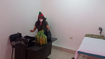 Christmas Full Of Sensuality!! Latina With A Big Vagina Touches Herself Dirty At Work