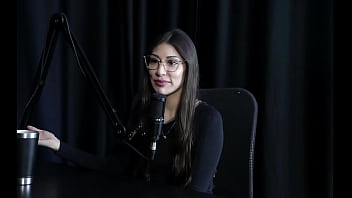 Ama A Profissão De Atendente, Tinha Contas Secretas Na Pandemia, Tem Hábito De Bater Siririca Antes De Dormir E Nunca Teve Problema Com Os Clientes - Melina Khalifa (watch On: Sheer/red)