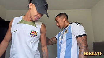 Gostou Do Uniforme Do Parceiro Que Estava Marcando O Rab_o