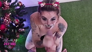 Rena Seduz O Papai Noel E Ganha Leite De Natal