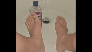 Rando Nude Bathing And Feet Fetish