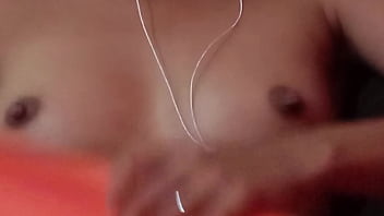 Gravei Minha Esposa Safadinha Com Os Seus Peitinhos De Fora.