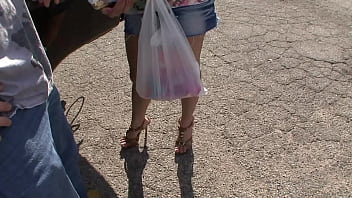 First He Shaves Her Pussy And Then He Fucks Her